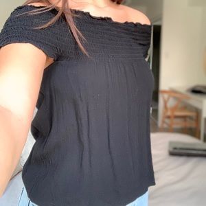 ‼️2 for $20‼️ Off-the-shoulder Top